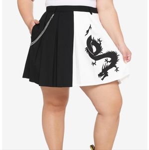 Hot Topic Black White Dragon Print Skirt
